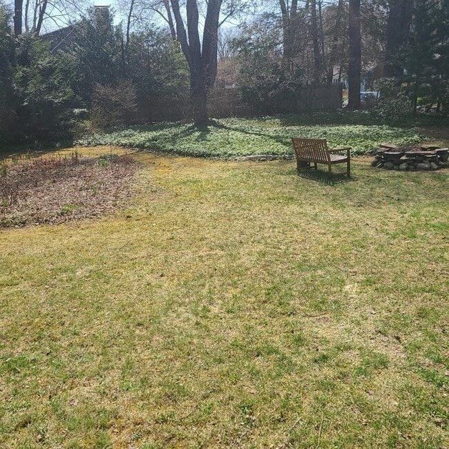 Building Photo - 44 Silver St