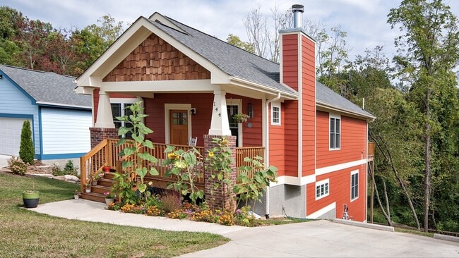 Building Photo - 144 Estelle Park Dr