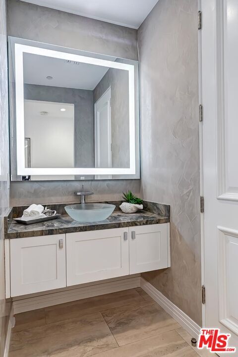 Building Photo - 9767 Monte Mar Dr