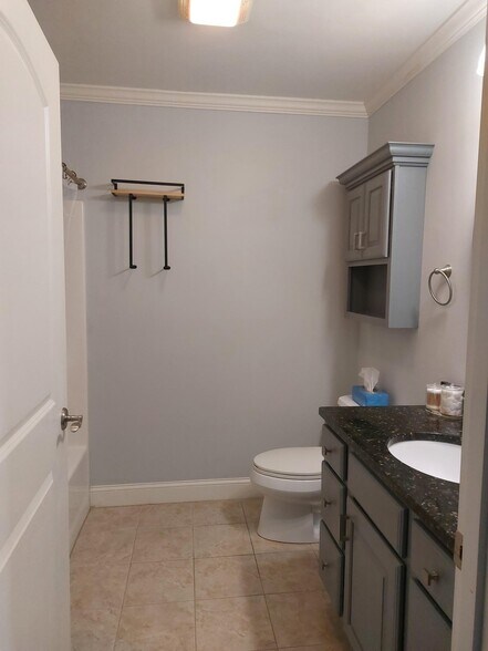 Building Photo - 66 Landing Ln