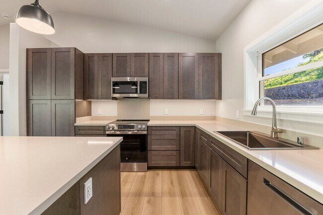 Building Photo - Brand-New 2BR/2BA Home with A/C & Huge Covered Lanai – Wailuku Country Estates