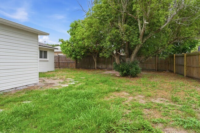 Building Photo - Renovated Home near downtown New Port Richey
