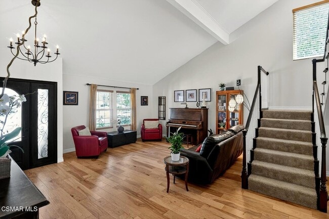 Building Photo - 907 Sagebrush Pl