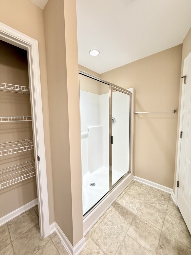 Building Photo - 3719 Landshire View Lane