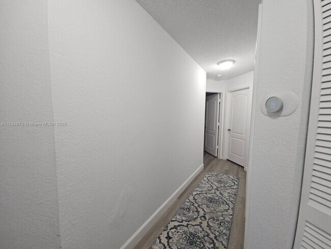 Building Photo - 5030 NW 116th Ct