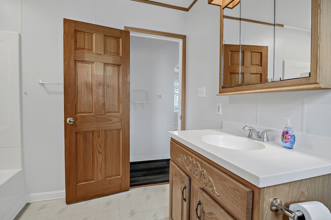 Building Photo - 2 Bed, 1 Bath Single Family home in Mechan...