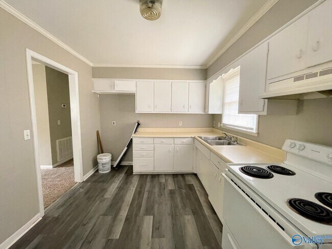 Building Photo - 4305 Barry St NW