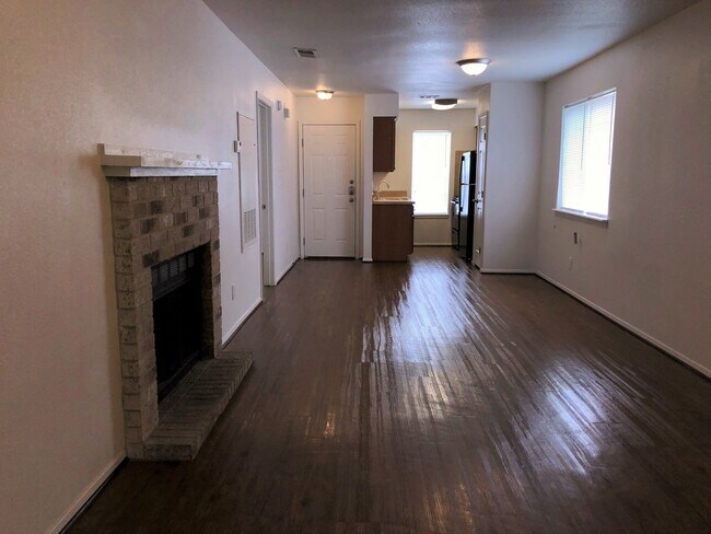 Building Photo - 3705EL