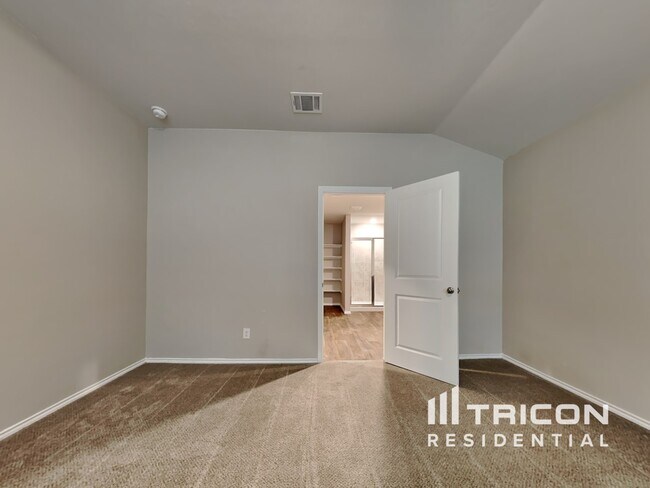 Building Photo - 3311 Angus Crossing