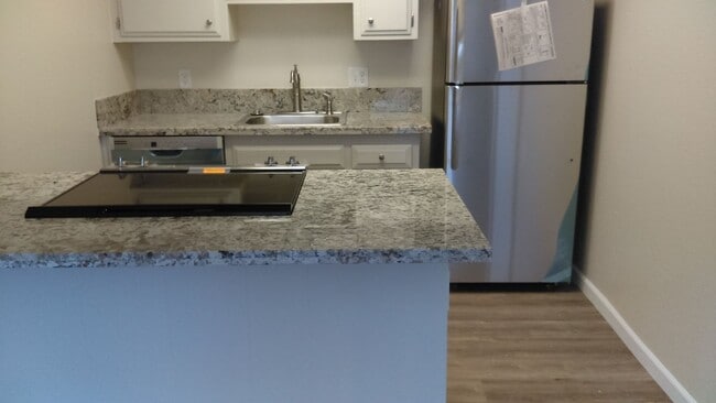 Building Photo - Nice and Clean 2 Bedroom 1 Bath Duplex in Orangevale