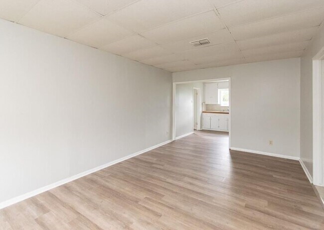 Building Photo - 1534 Lazy Ln