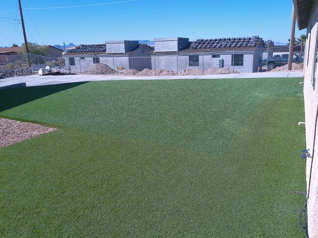 Building Photo - Seasonal rental 2 bedrooms 2 bathrooms