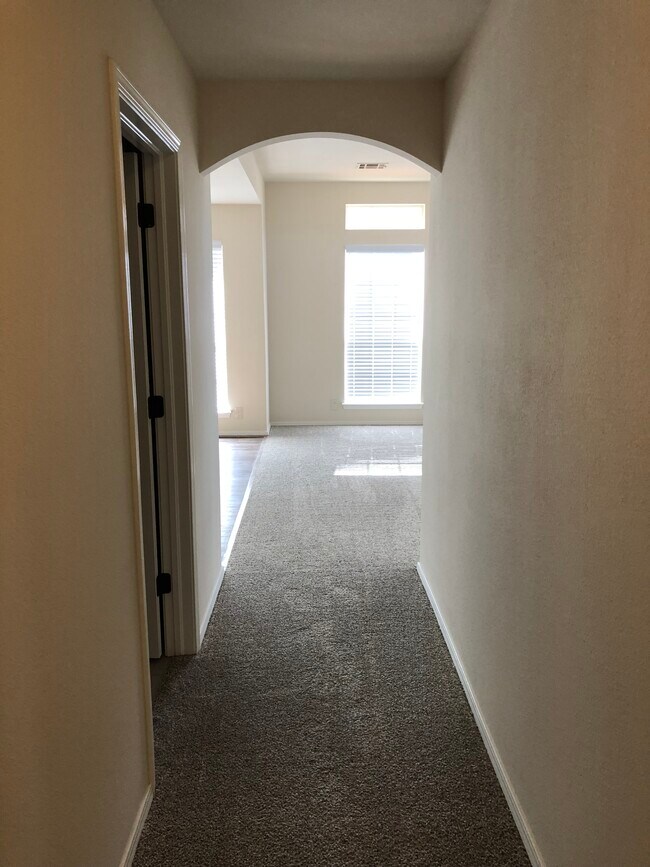 laundry room on the left - 800 N Laurel Ave