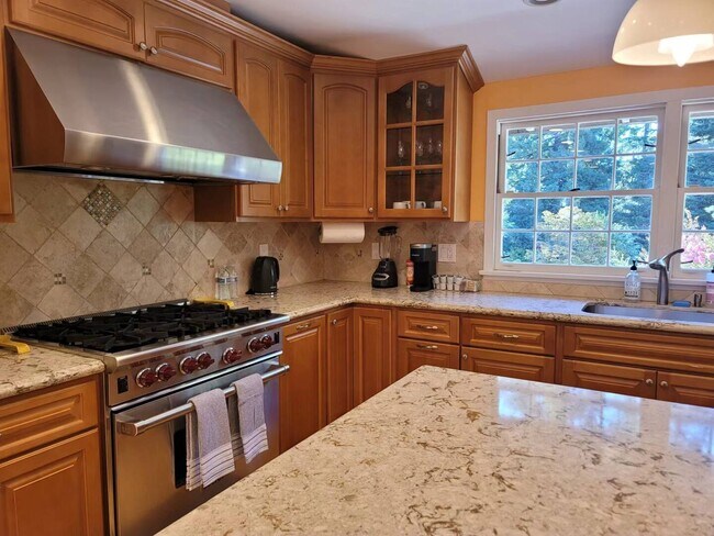 Building Photo - 25567 Willow Pond Ln