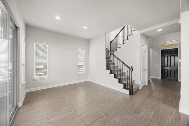 Building Photo - 7102 Cut Plains Trail