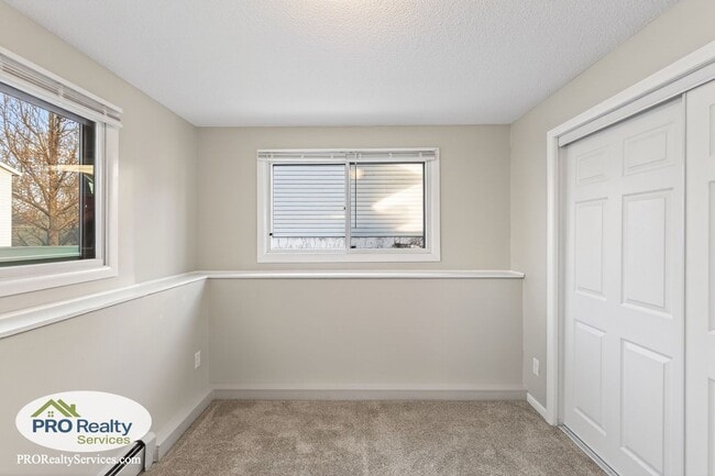 Building Photo - Recently Remodeled 4 Bedroom Home