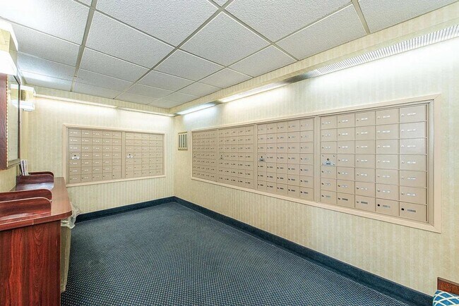 Building Photo - 6515 JFK Blvd E