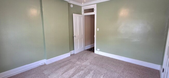 Building Photo - Short Term 2 Bed 1 bathroom Rowhome in Col...