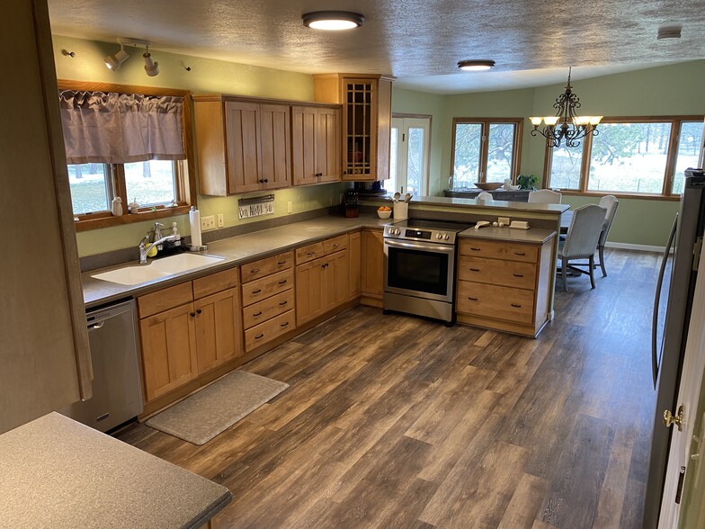 Kitchen - 15175 E Coachman Dr