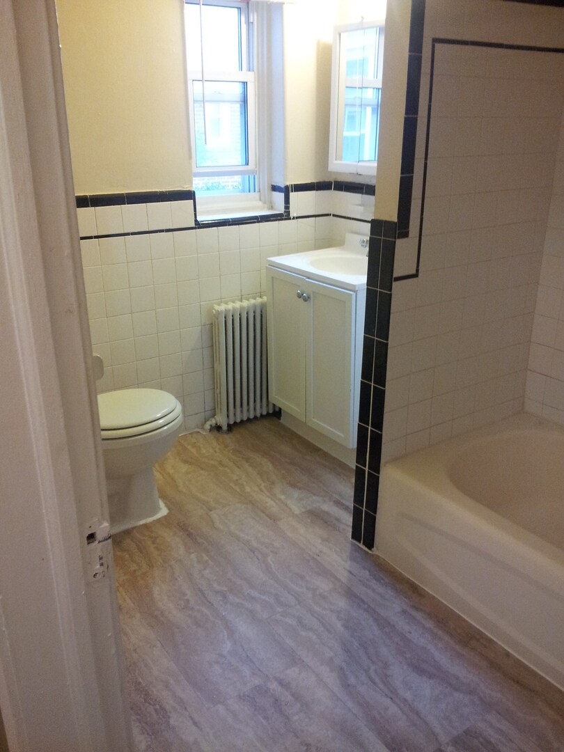 Building Photo - 220 Allison St NW