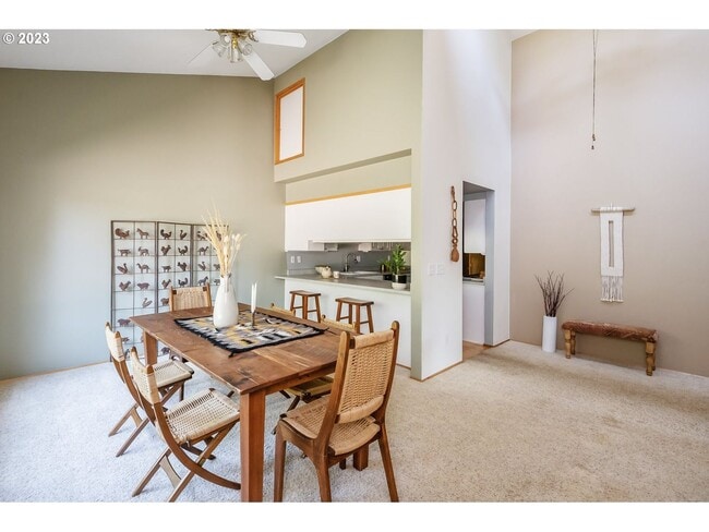 Building Photo - 2Bd/2Ba Second Floor Condo in SE with Washer & Dryer, 2 Car Dethatched Garage and a Serene Courty...