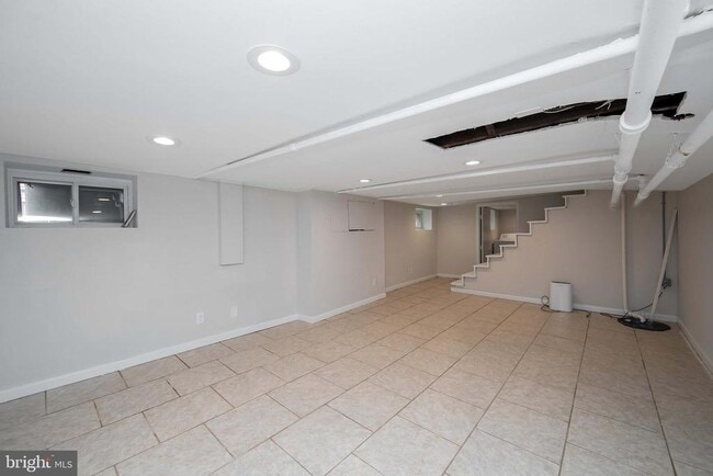 Building Photo - 1003 Magill Ave