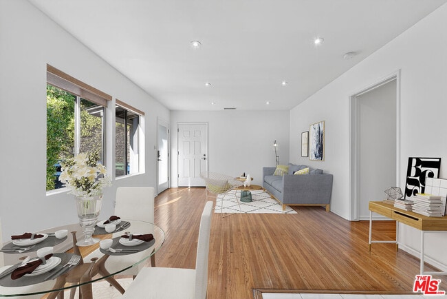 Building Photo - 2436 Walnut Ave