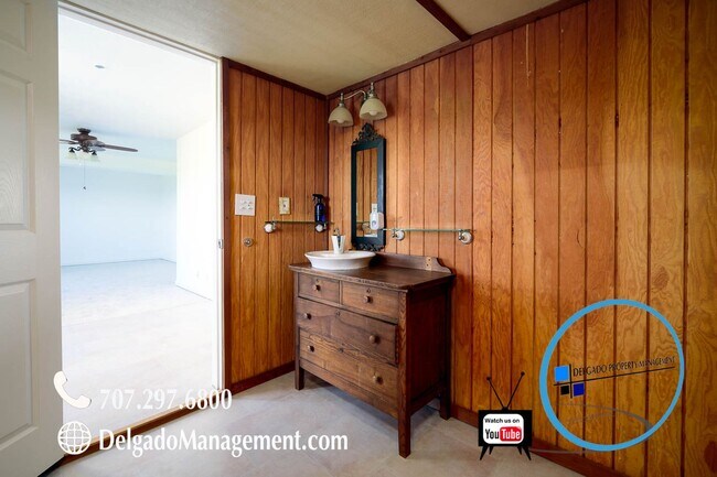Building Photo - Benicia - Panoramic view home!