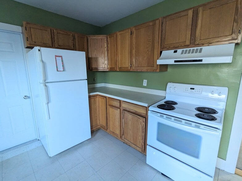 Building Photo - 56 Rackleff St