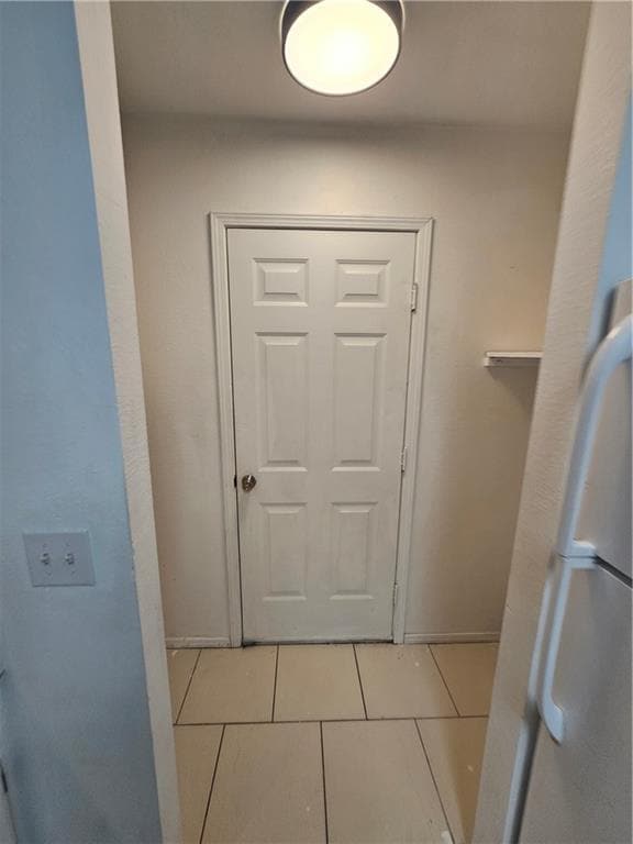 Building Photo - 2326 W Roselawn St