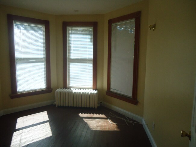 Building Photo - 146 Hudson Ave