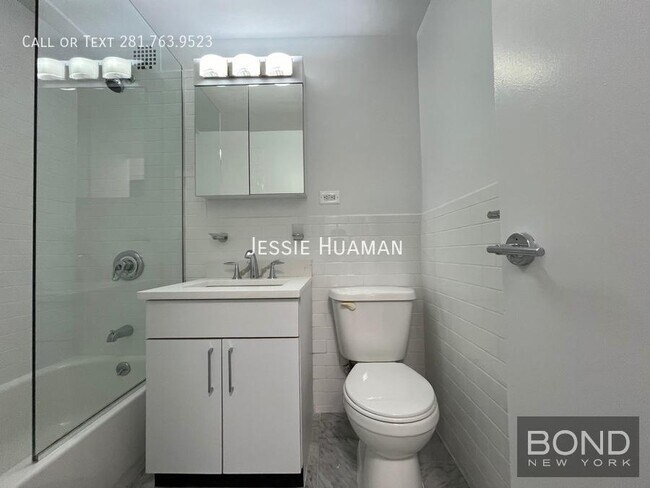 Building Photo - 219 E 69th St
