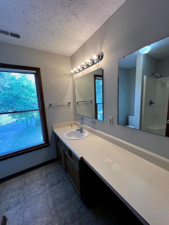 Building Photo - 7016 Maracay Ct