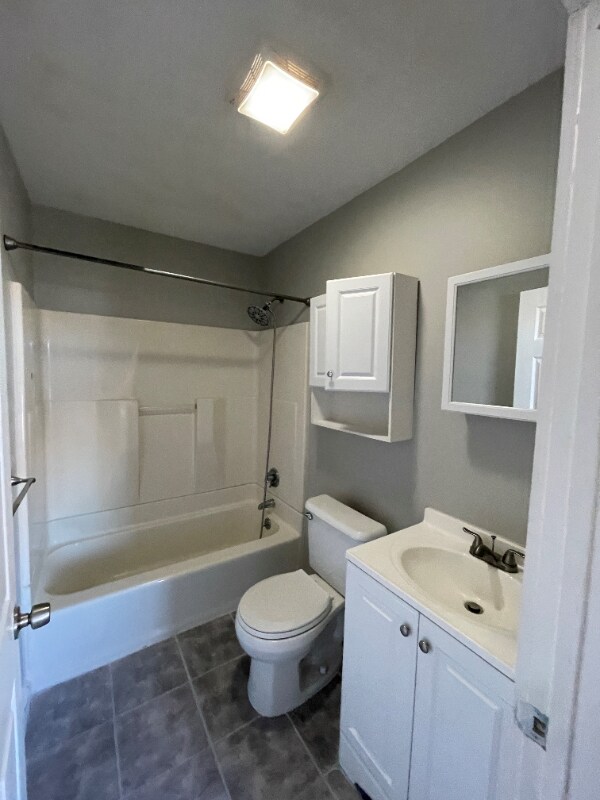 Building Photo - 36 School St