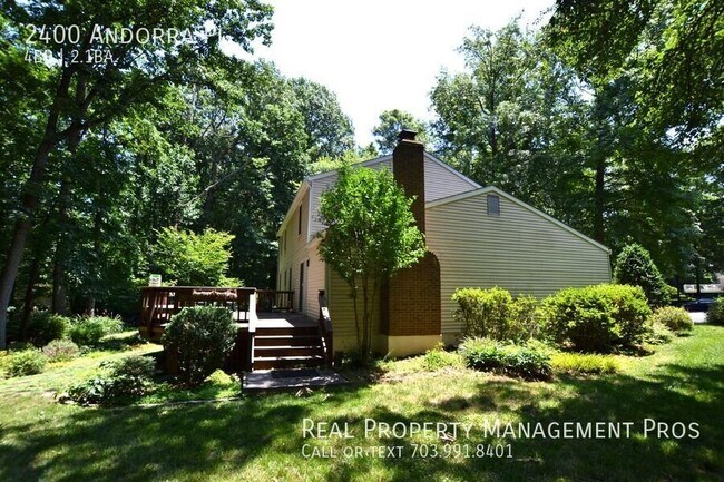Building Photo - 2400 Andorra Pl