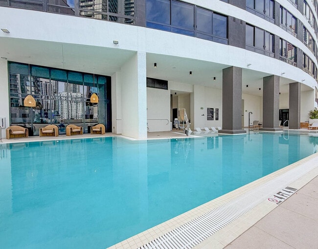 Building Photo - 225 N Miami Ave