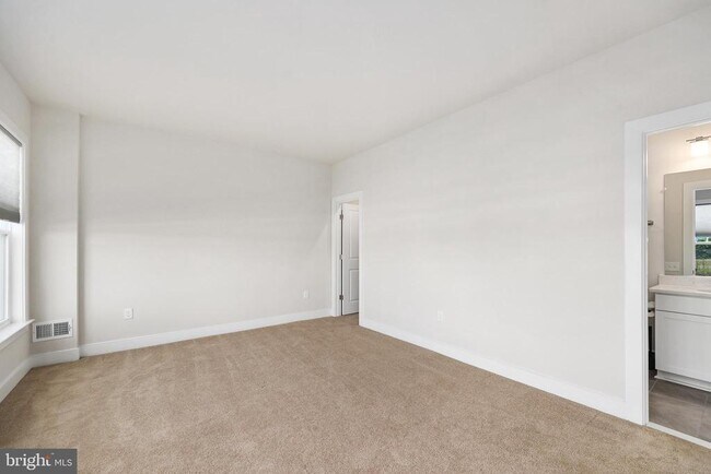 Building Photo - 1743 Riverbluff Ave