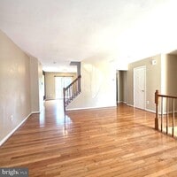 Building Photo - 940 Newington Ct