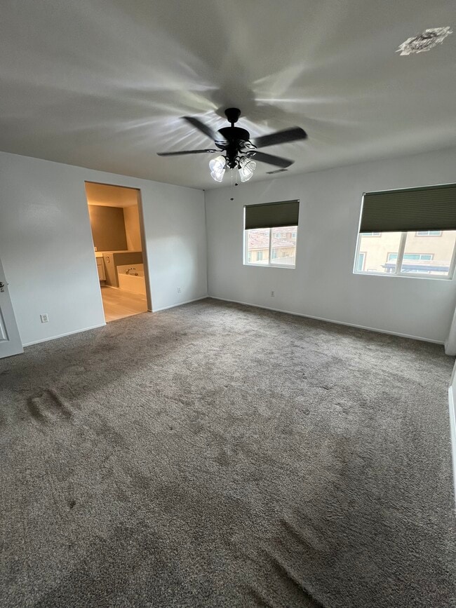Building Photo - 12933 La Costa Ct