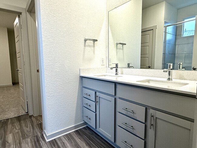 Building Photo - 13916 Lubeck Dr