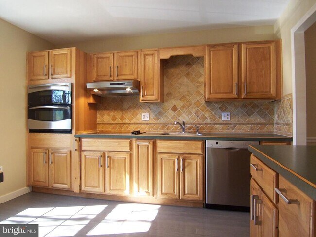 Building Photo - 9032 Gavelwood Ct