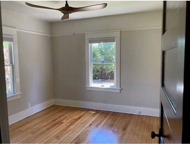 Building Photo - UPCOMING-Charming Belmont Heights Bungalow 2 bed/ 1.5 bath