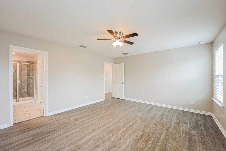 Building Photo - 14619 Jocasta Dr