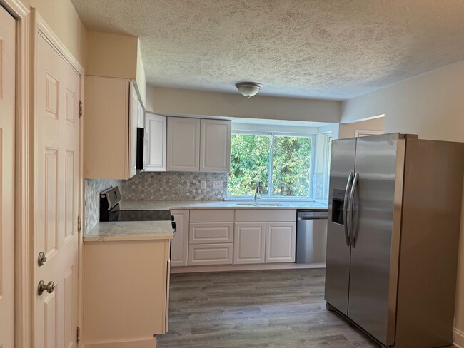 Building Photo - 3527 Cotillion Dr