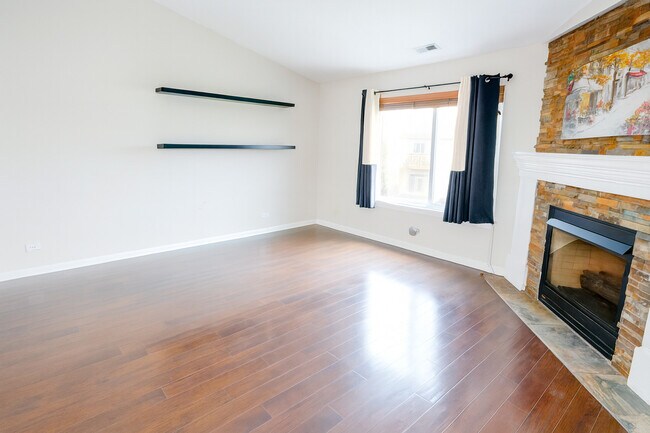 Building Photo - 1051 Park Hill Cir