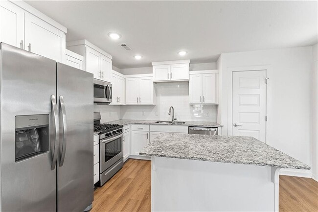 Building Photo - 5967 W Holdcroft Dr