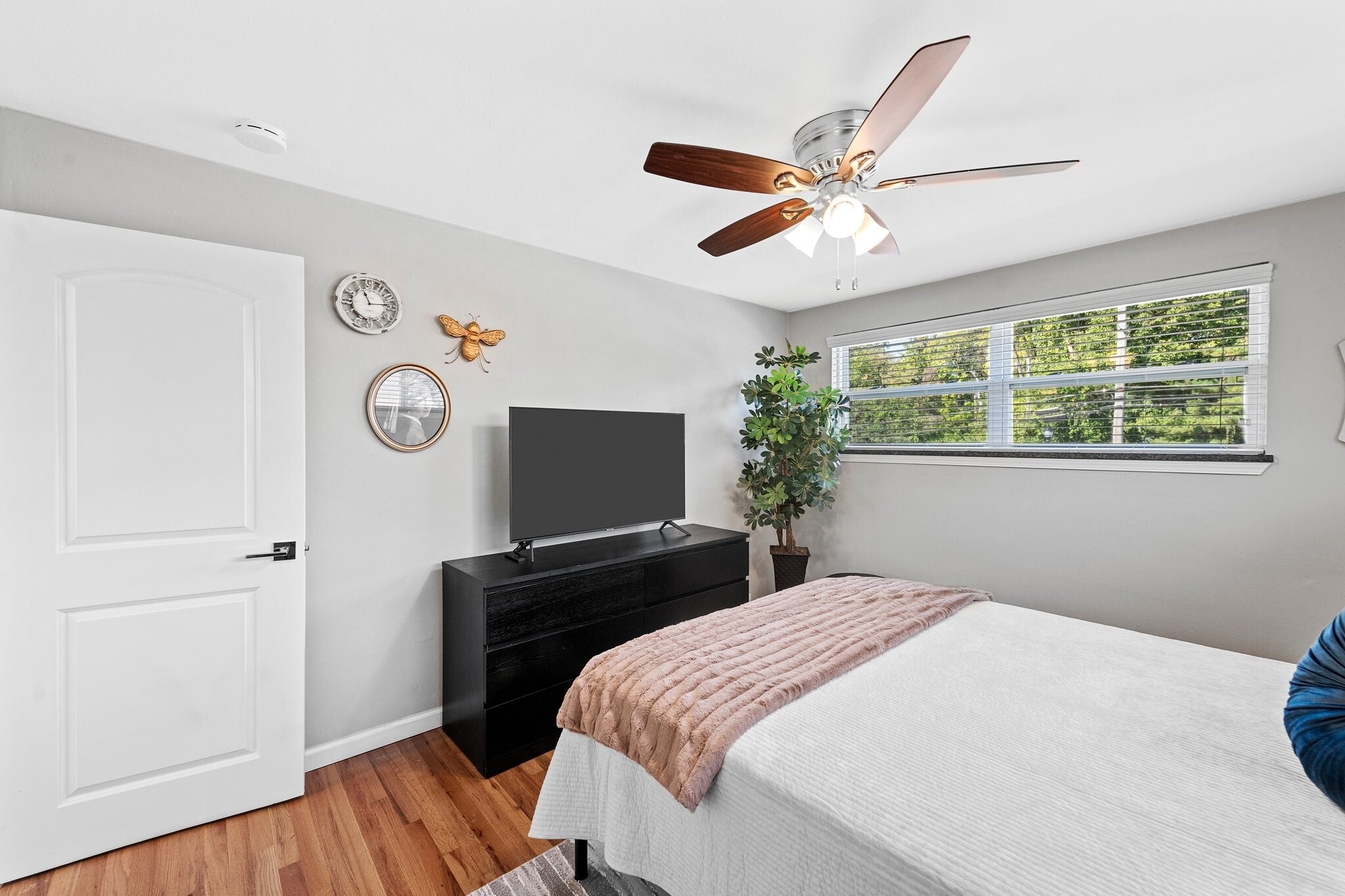 Building Photo - 10128 Manchester Rd