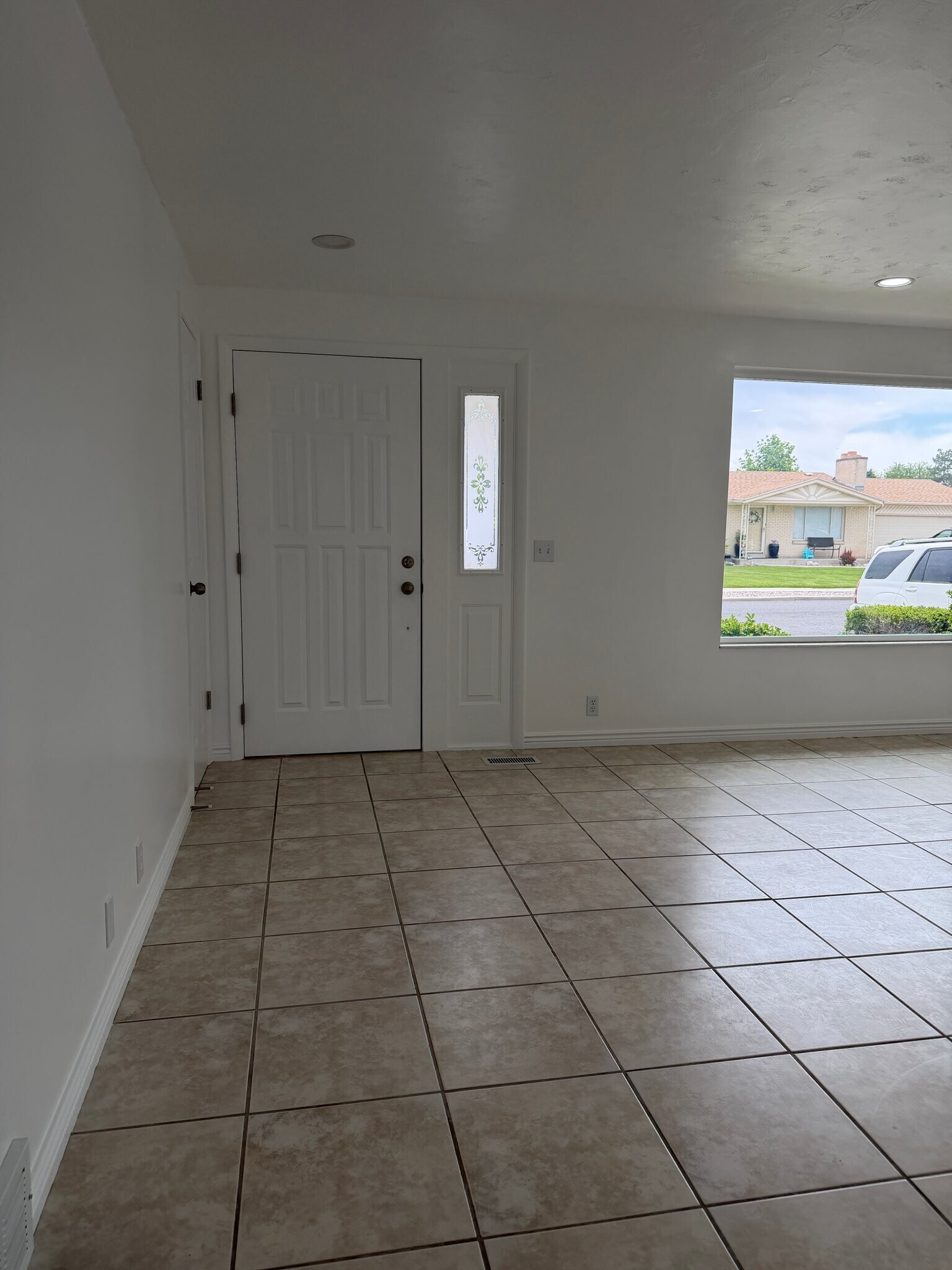 Building Photo - 4438 Losee Dr