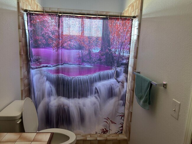 Building Photo - COUNTRY HOME ON 1.26 ACRES