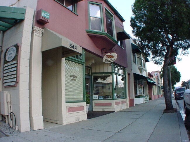 Building Photo - CM530L